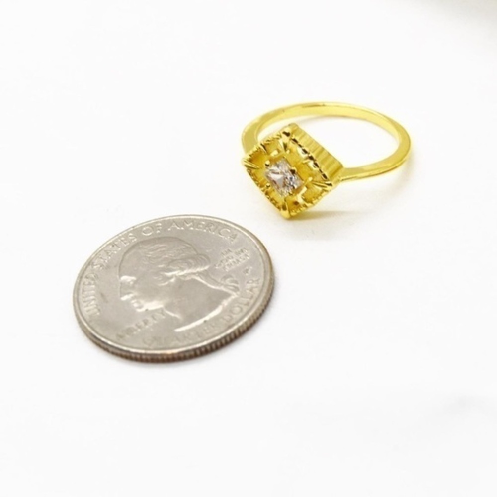 Gold Crystal Ring - Picture 3 of 3